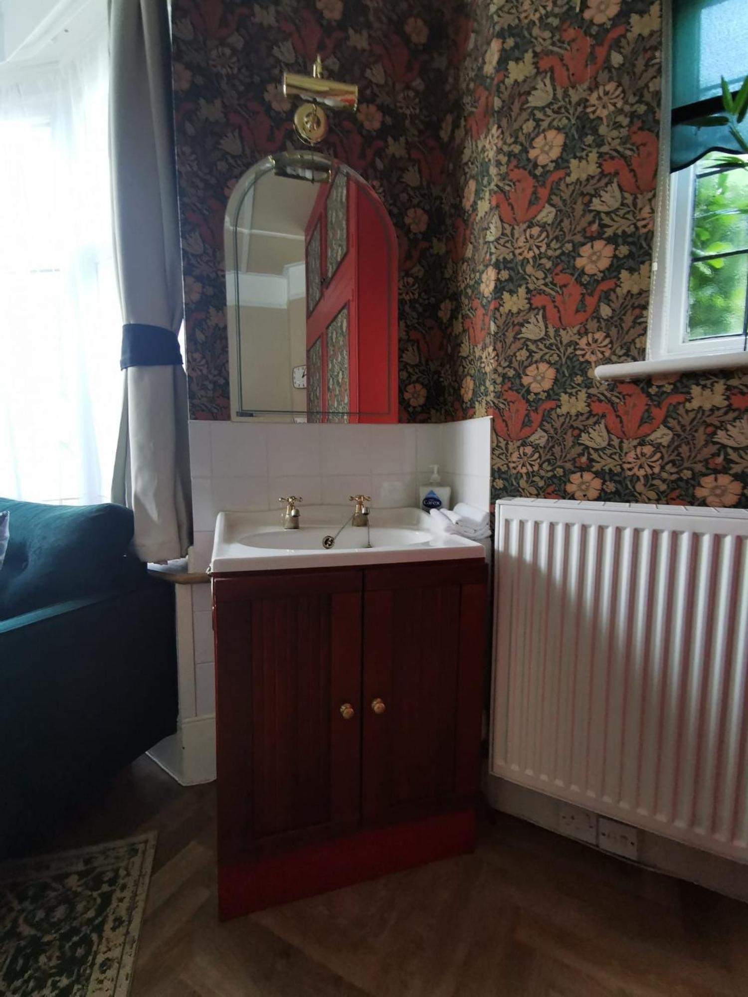 William Morris, Spacious Ground Floor Lux Double Bedroom Bexhill-on-Sea Eksteriør bilde